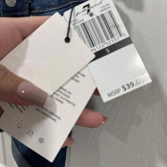 7 For All Mankind Girl's Distressed Cuffed Bermuda Denim‎ Jean Shorts size 5 - Picture 3 of 9